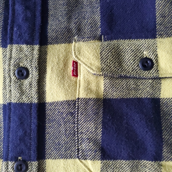 Levi's Black and Yellow Plaid Lumberjack Button Down. Men's M. - Picture 3 of 3
